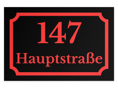 hausnummernschild-mit-strasse-unten-rot-auf-schwarz-querformat